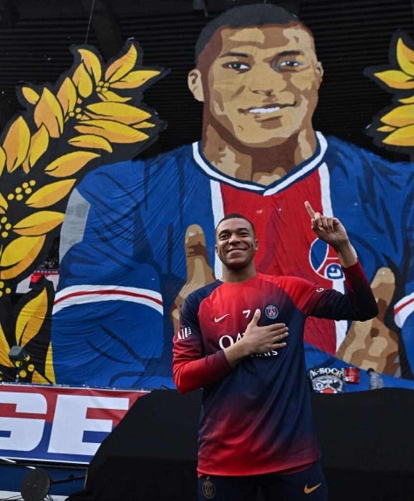 Supporter PSG Lepas Mbappe
